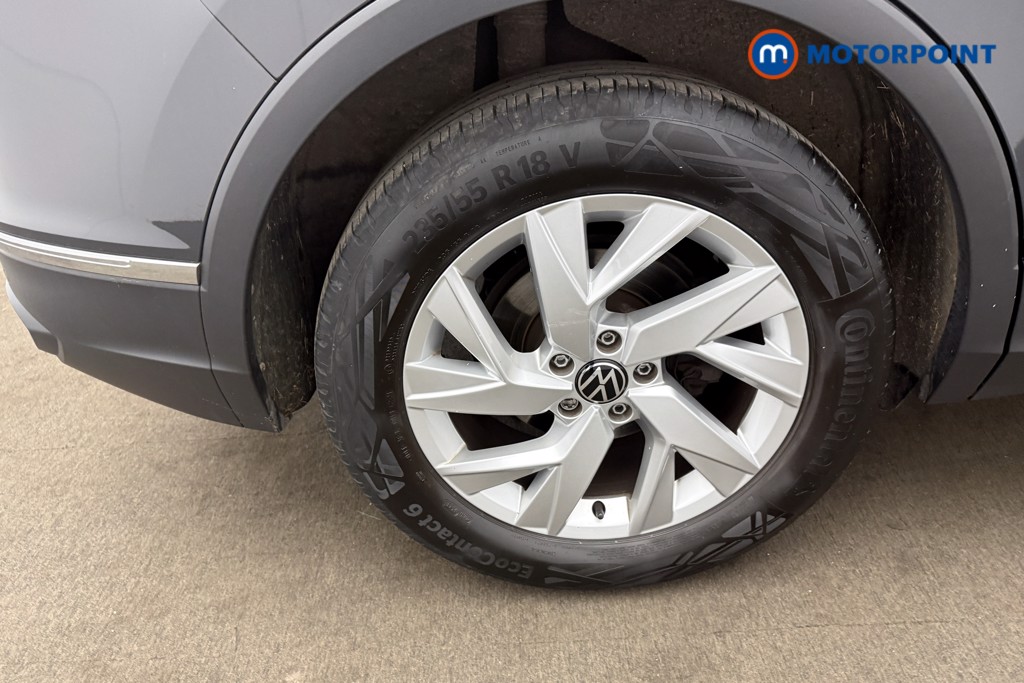 Volkswagen Tiguan Life Manual Petrol SUV - Stock Number (1633677) - 37th supplementary image