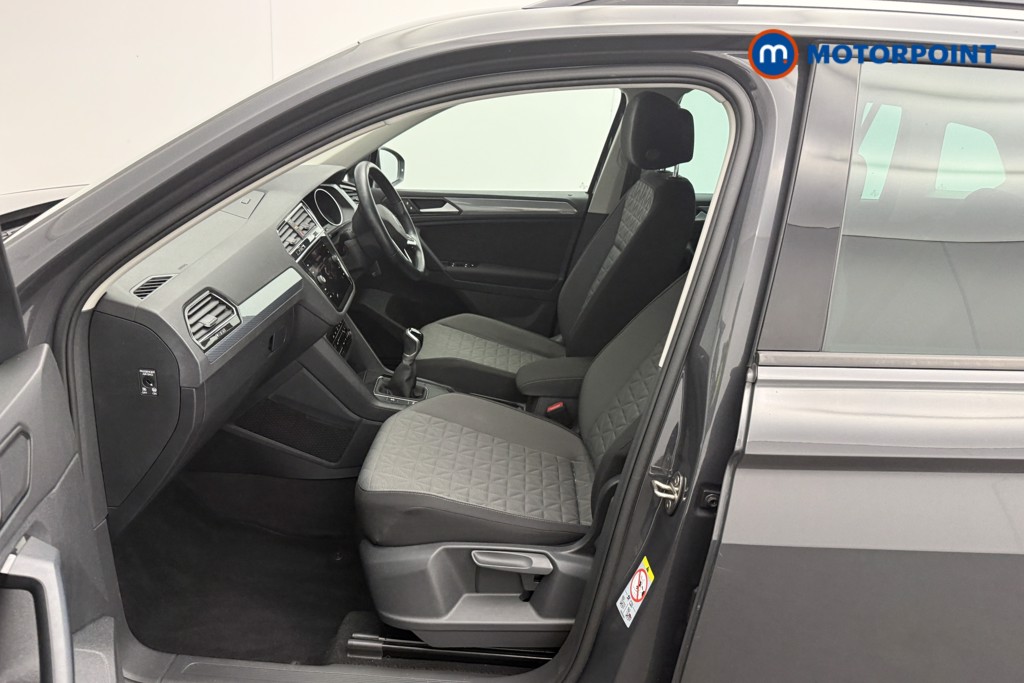 Volkswagen Tiguan Life Manual Petrol SUV - Stock Number (1633677) - 1st supplementary image
