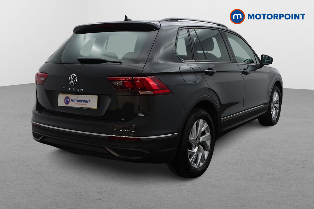Volkswagen Tiguan Life Manual Petrol SUV - Stock Number (1633677) - Drivers side rear corner