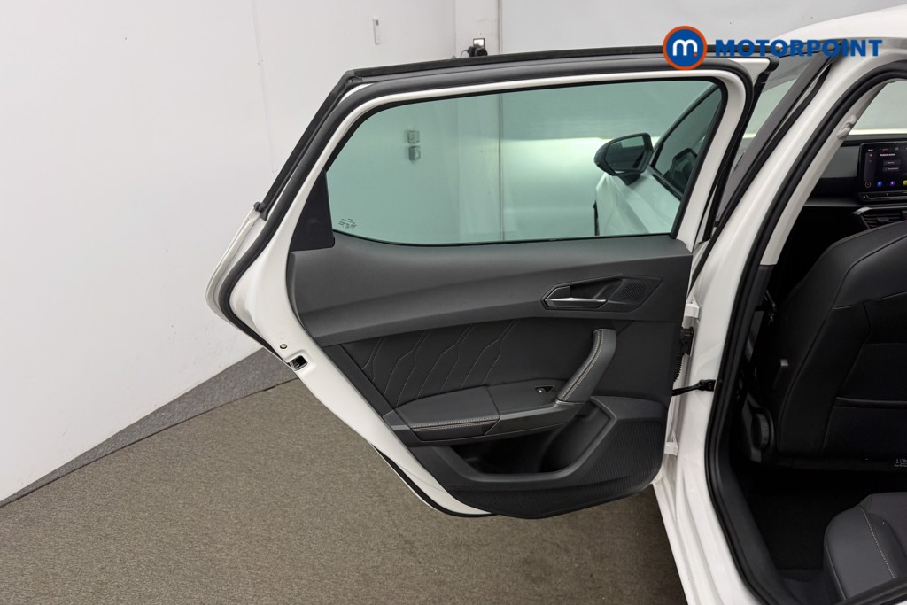 Cupra Leon V1 Manual Petrol Hatchback - Stock Number (1633709) - 6th supplementary image