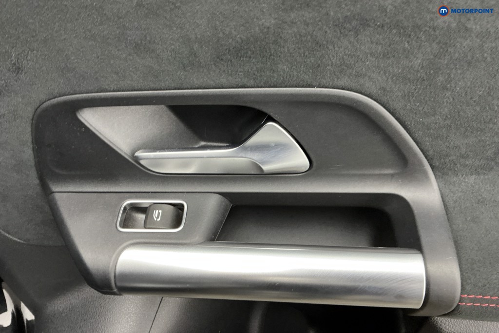 Mercedes-Benz GLA Amg Line Automatic Petrol SUV - Stock Number (1634210) - 32nd supplementary image
