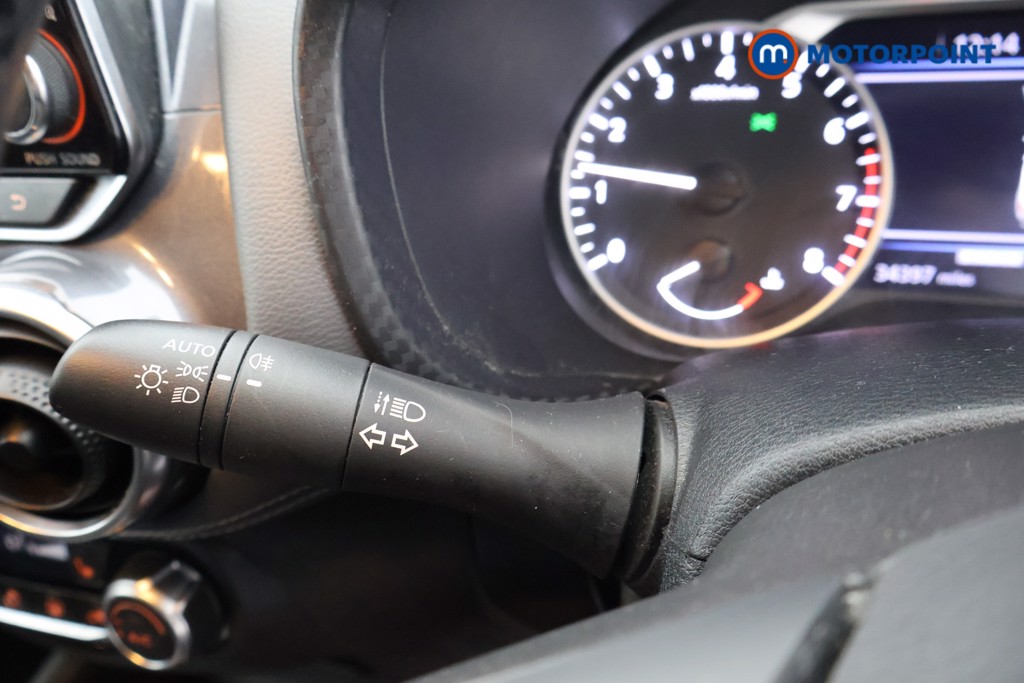 Nissan Juke N-Connecta Manual Petrol SUV - Stock Number (1635256) - 5th supplementary image