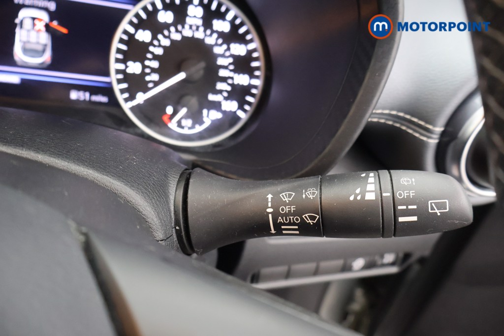Nissan Juke N-Connecta Manual Petrol SUV - Stock Number (1635256) - 6th supplementary image