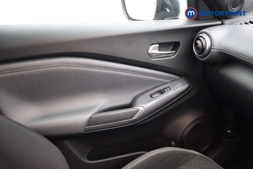 Nissan Juke N-Connecta Manual Petrol SUV - Stock Number (1635256) - 10th supplementary image