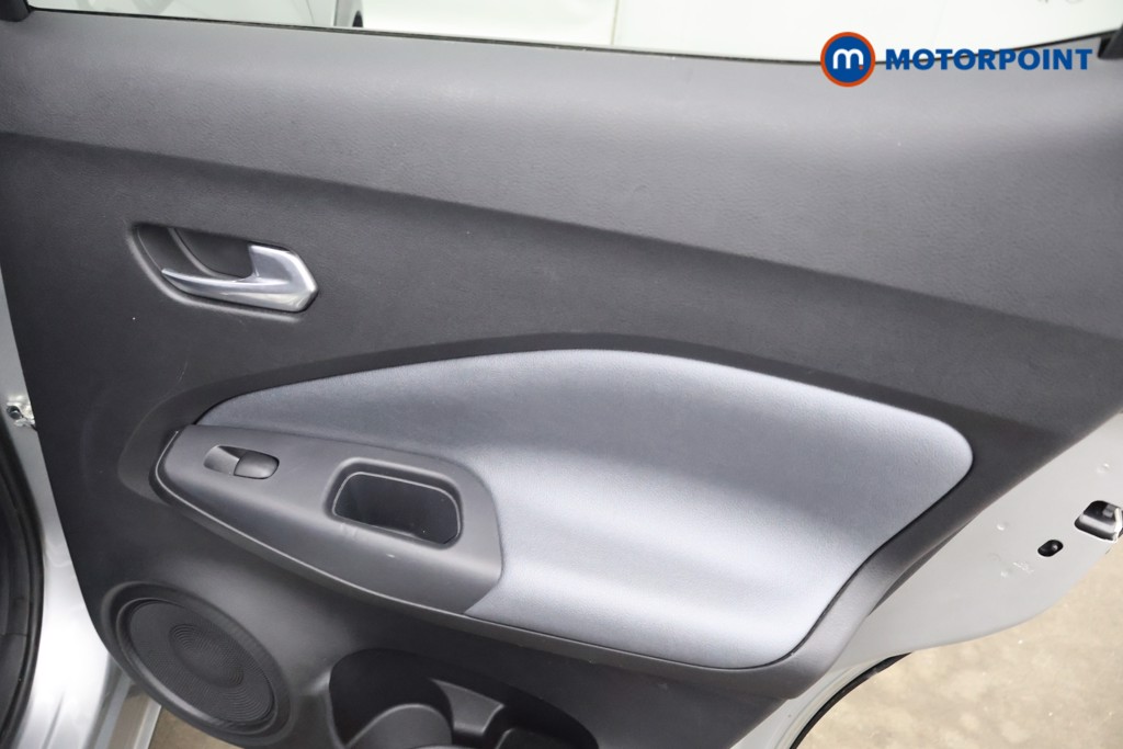 Nissan Juke N-Connecta Manual Petrol SUV - Stock Number (1635256) - 16th supplementary image