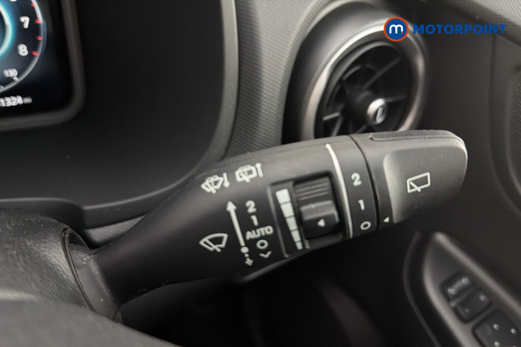 Hyundai Kona Premium Manual Petrol SUV - Stock Number (1635808) - 7th supplementary image