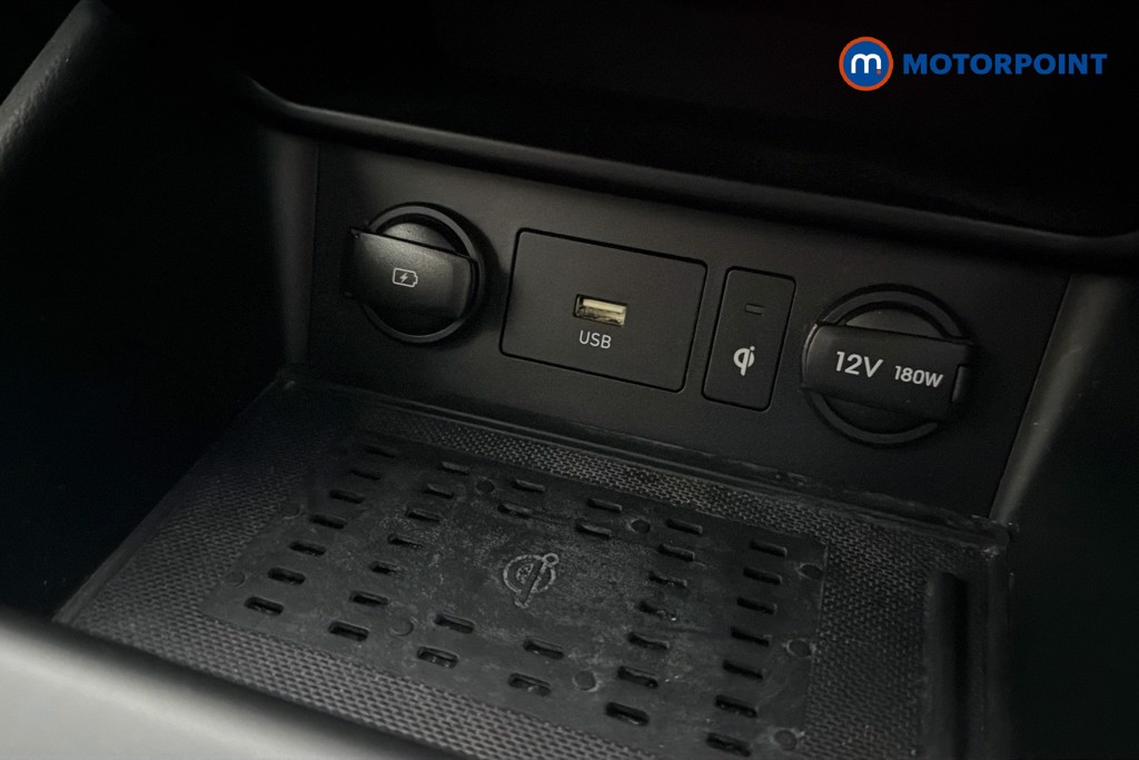 Hyundai Kona Premium Manual Petrol SUV - Stock Number (1635808) - 17th supplementary image