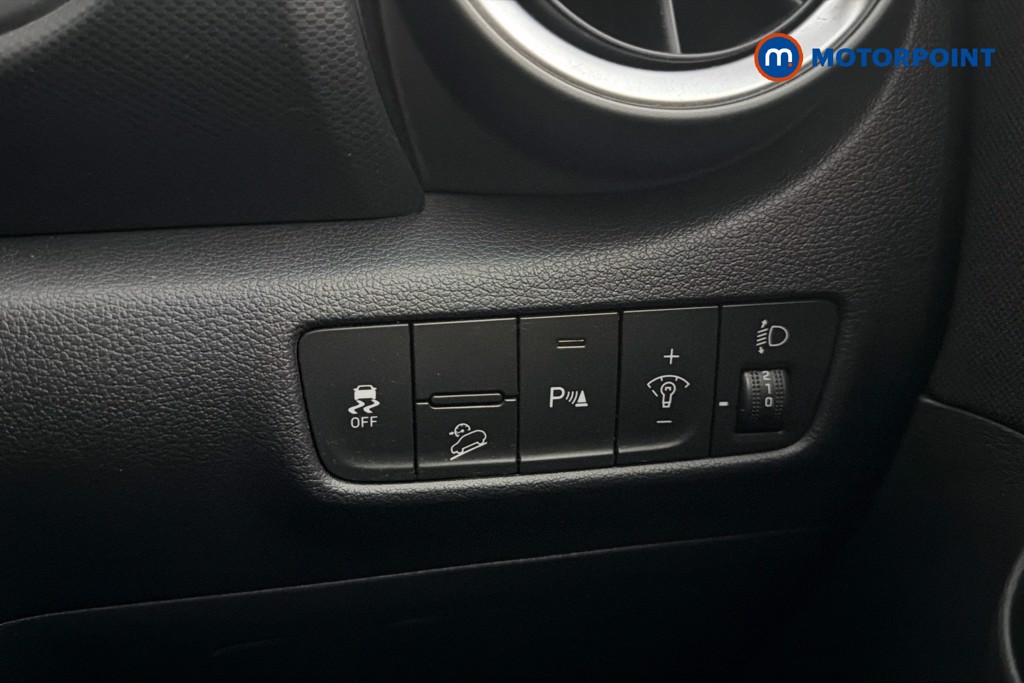 Hyundai Kona Premium Manual Petrol SUV - Stock Number (1635808) - 18th supplementary image
