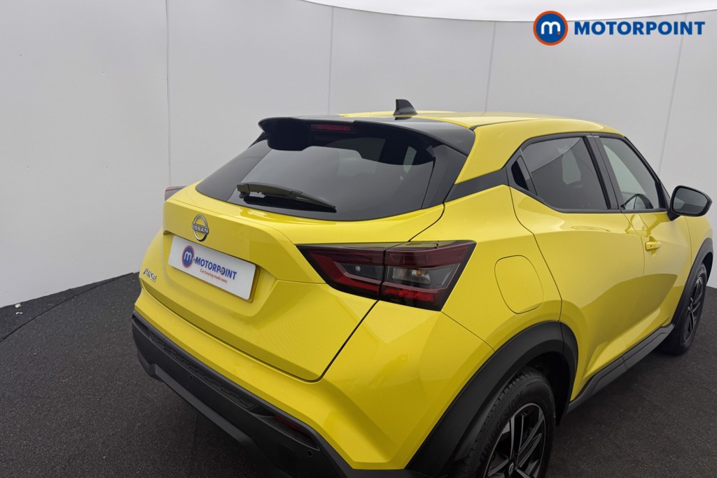 Nissan Juke N-Connecta Manual Petrol SUV - Stock Number (1635838) - 2nd supplementary image