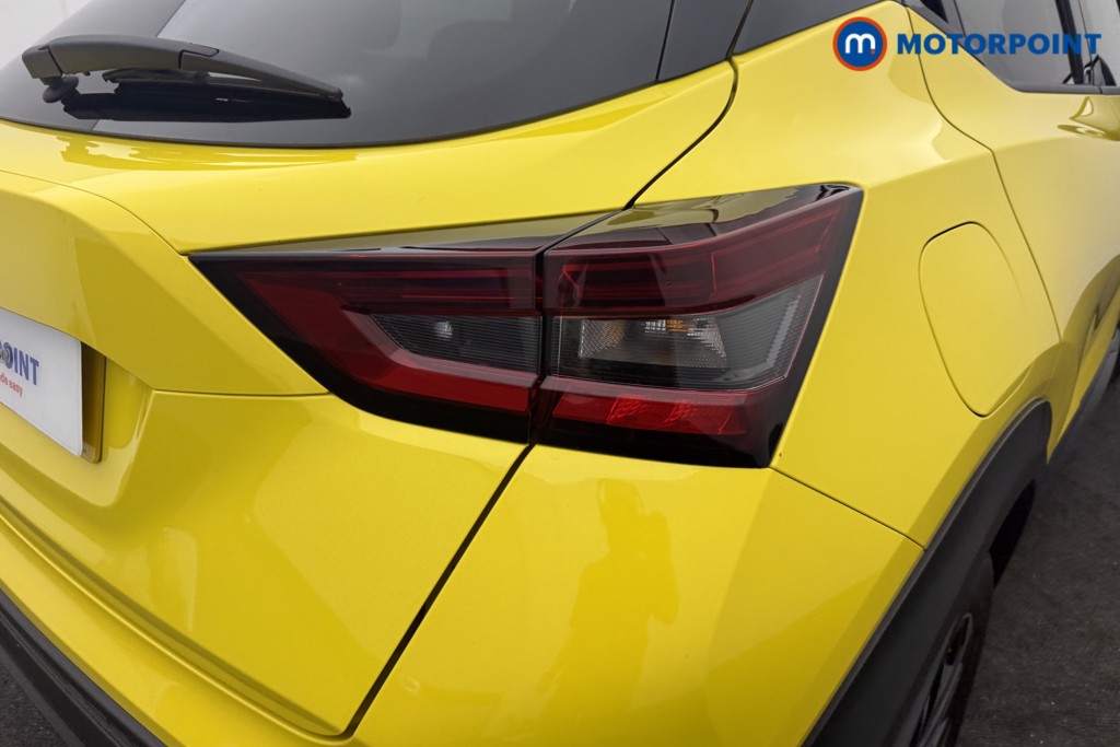 Nissan Juke N-Connecta Manual Petrol SUV - Stock Number (1635838) - 3rd supplementary image