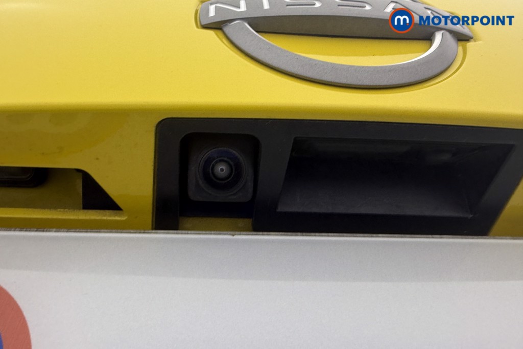 Nissan Juke N-Connecta Manual Petrol SUV - Stock Number (1635838) - 5th supplementary image