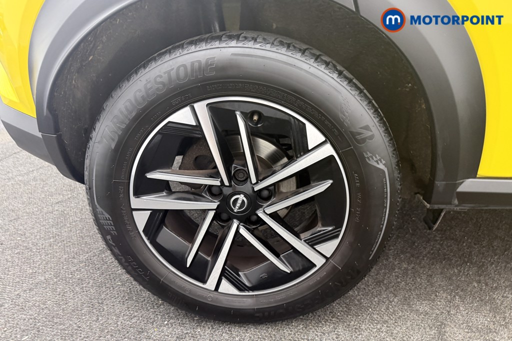 Nissan Juke N-Connecta Manual Petrol SUV - Stock Number (1635838) - 8th supplementary image