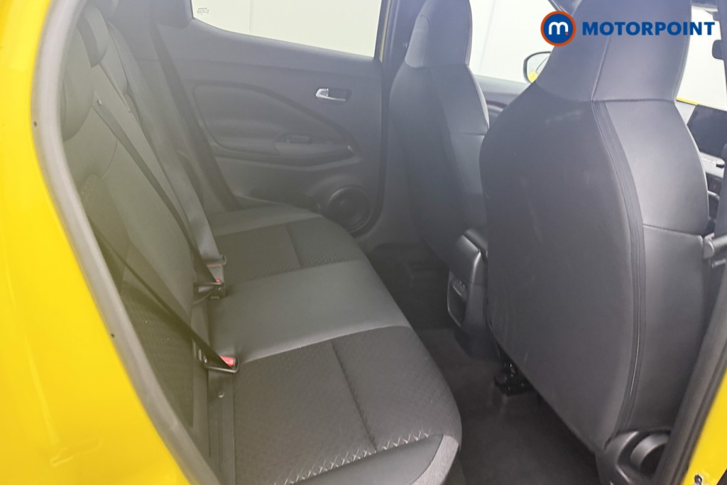 Nissan Juke N-Connecta Manual Petrol SUV - Stock Number (1635838) - 9th supplementary image