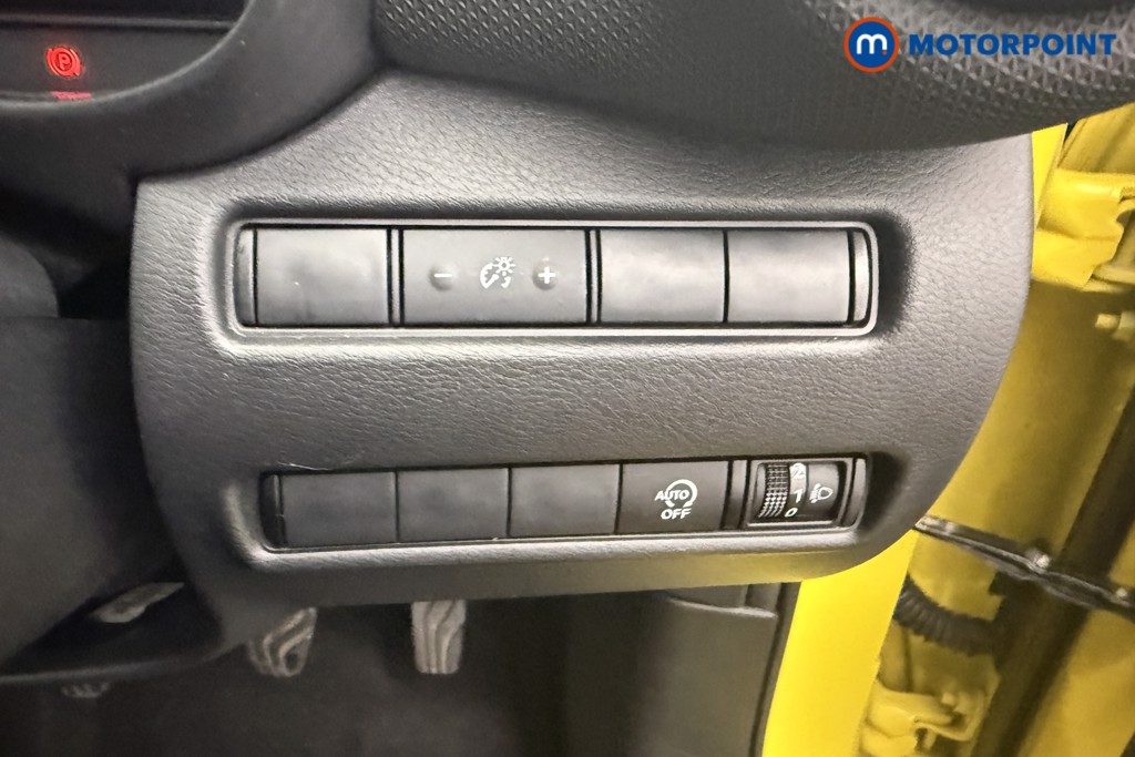 Nissan Juke N-Connecta Manual Petrol SUV - Stock Number (1635838) - 14th supplementary image