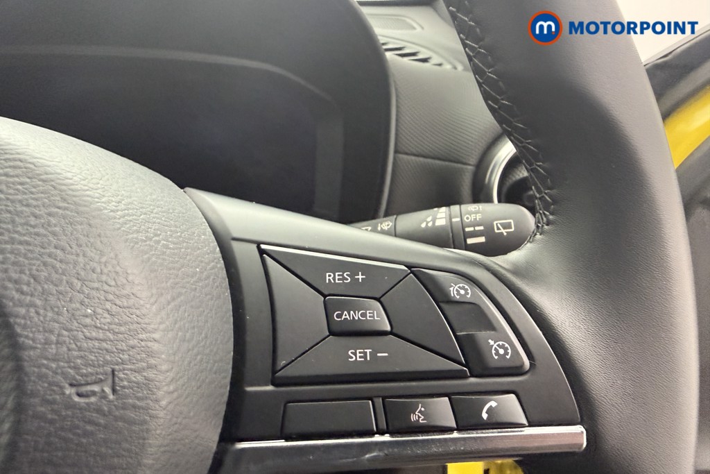 Nissan Juke N-Connecta Manual Petrol SUV - Stock Number (1635838) - 15th supplementary image