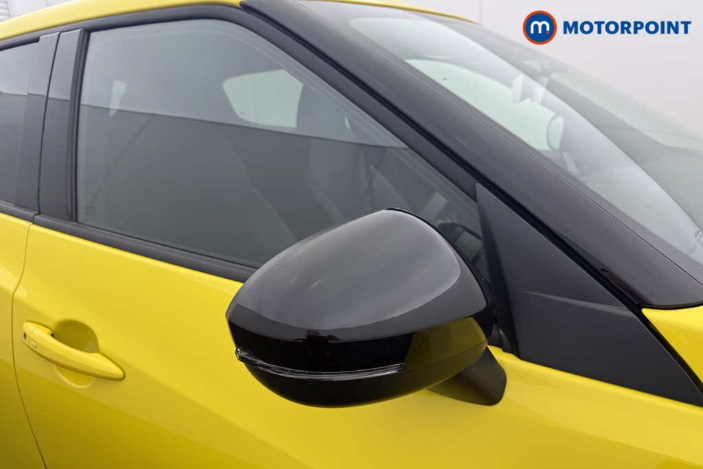 Nissan Juke N-Connecta Manual Petrol SUV - Stock Number (1635838) - 23rd supplementary image