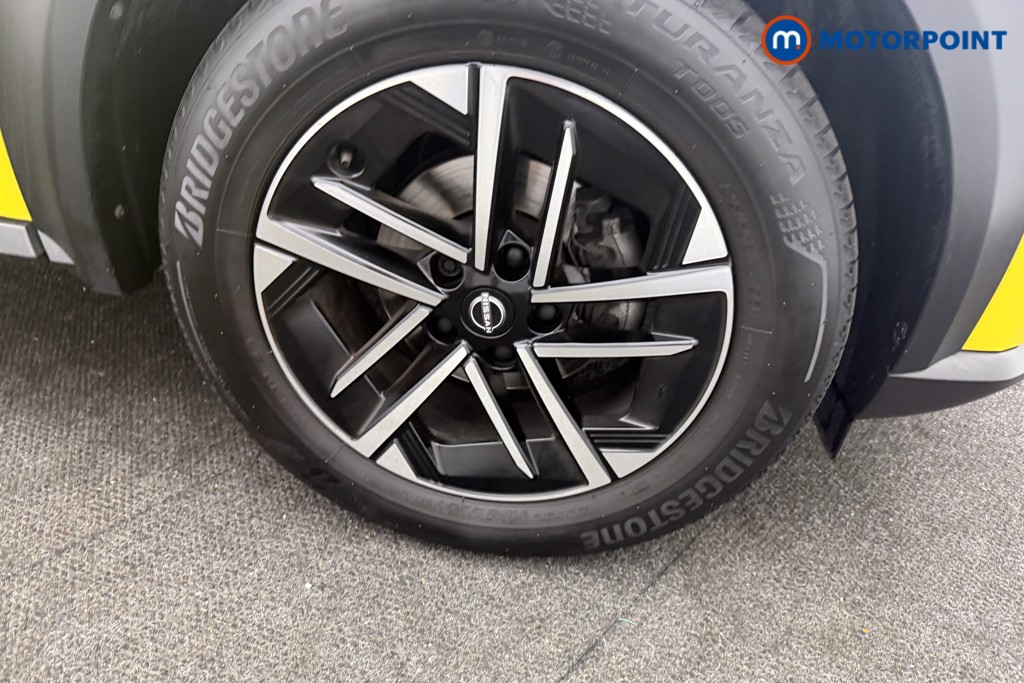 Nissan Juke N-Connecta Manual Petrol SUV - Stock Number (1635838) - 24th supplementary image