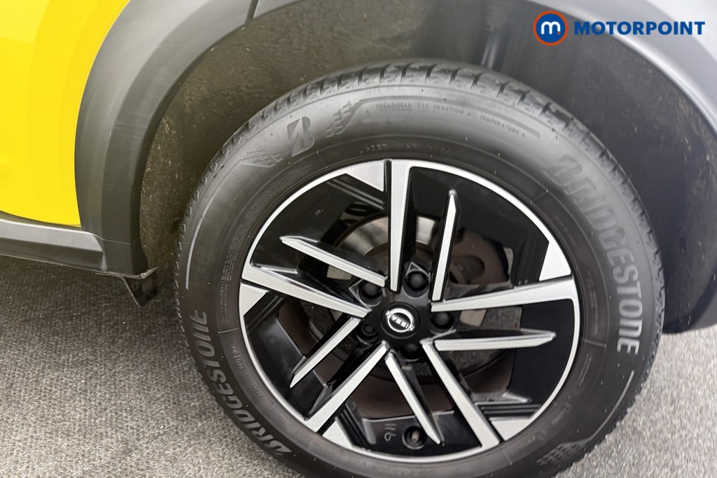 Nissan Juke N-Connecta Manual Petrol SUV - Stock Number (1635838) - 28th supplementary image