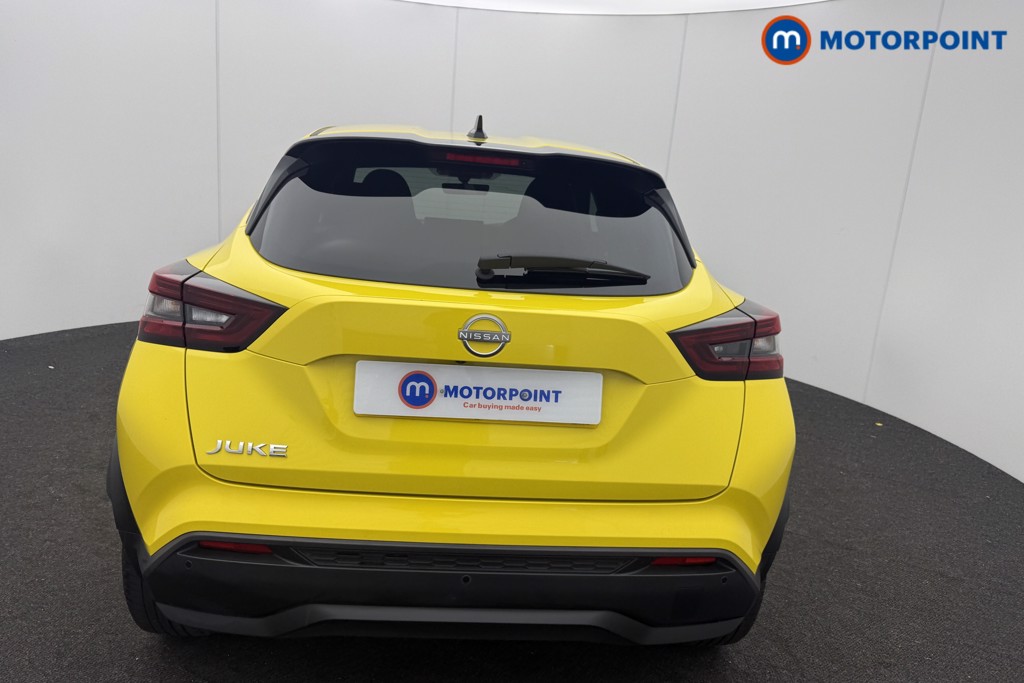 Nissan Juke N-Connecta Manual Petrol SUV - Stock Number (1635838) - 1st supplementary image