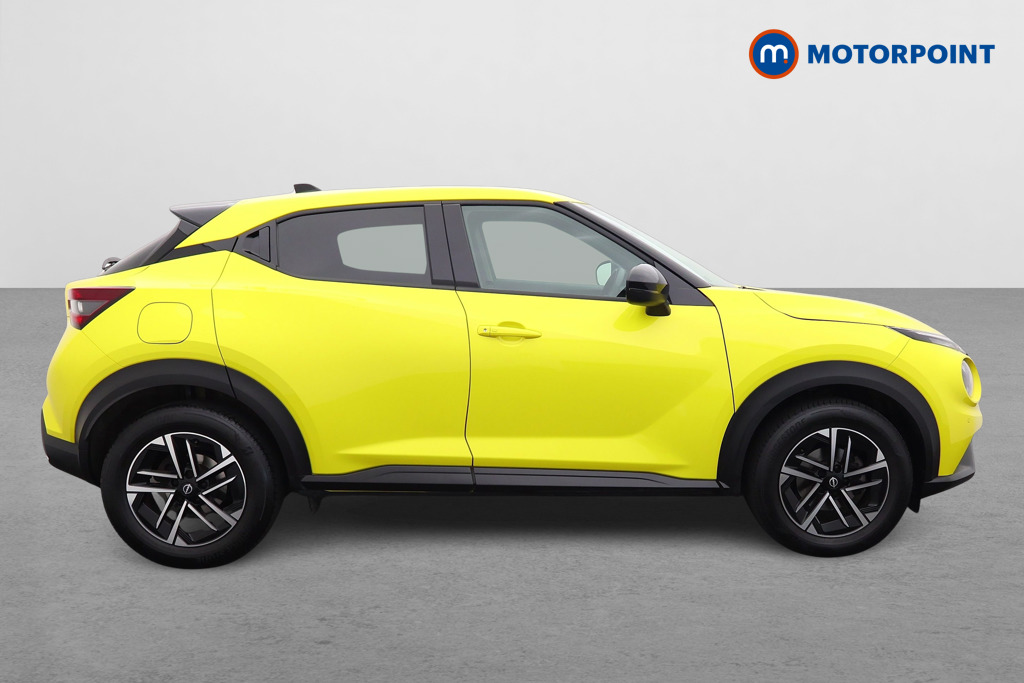 Nissan Juke N-Connecta Manual Petrol SUV - Stock Number (1635838) - Drivers side