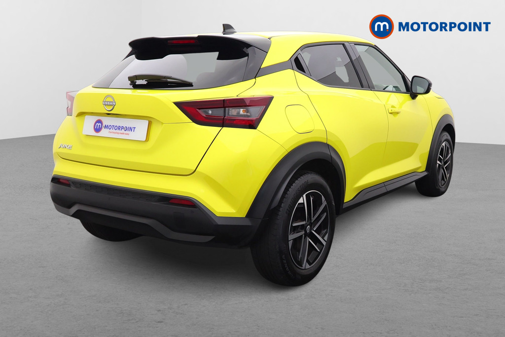 Nissan Juke N-Connecta Manual Petrol SUV - Stock Number (1635838) - Drivers side rear corner