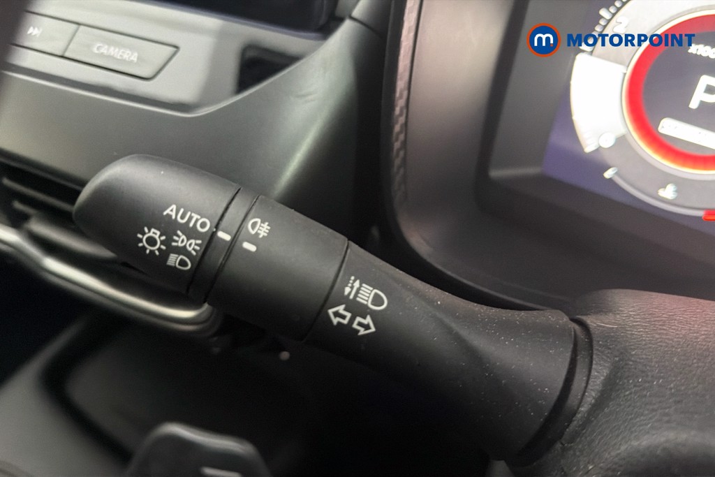 Nissan Juke N-Connecta Automatic Petrol SUV - Stock Number (1635853) - 6th supplementary image