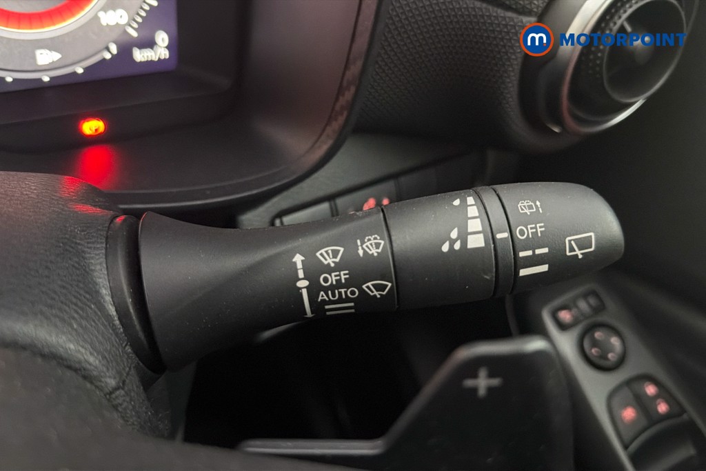 Nissan Juke N-Connecta Automatic Petrol SUV - Stock Number (1635853) - 7th supplementary image