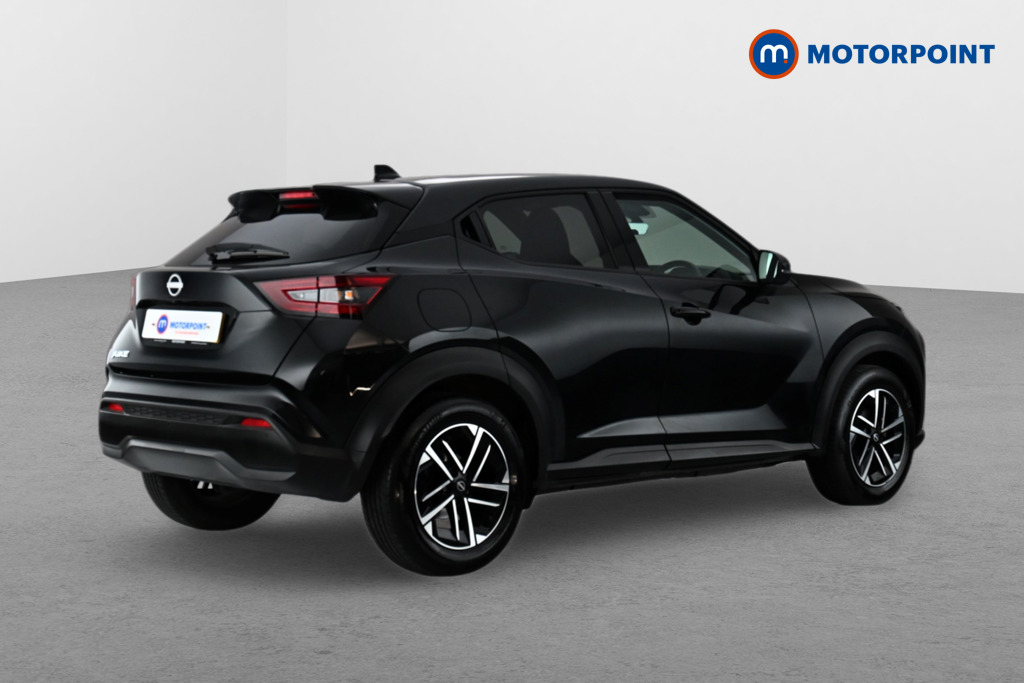 Nissan Juke N-Connecta Automatic Petrol SUV - Stock Number (1635853) - Drivers side rear corner