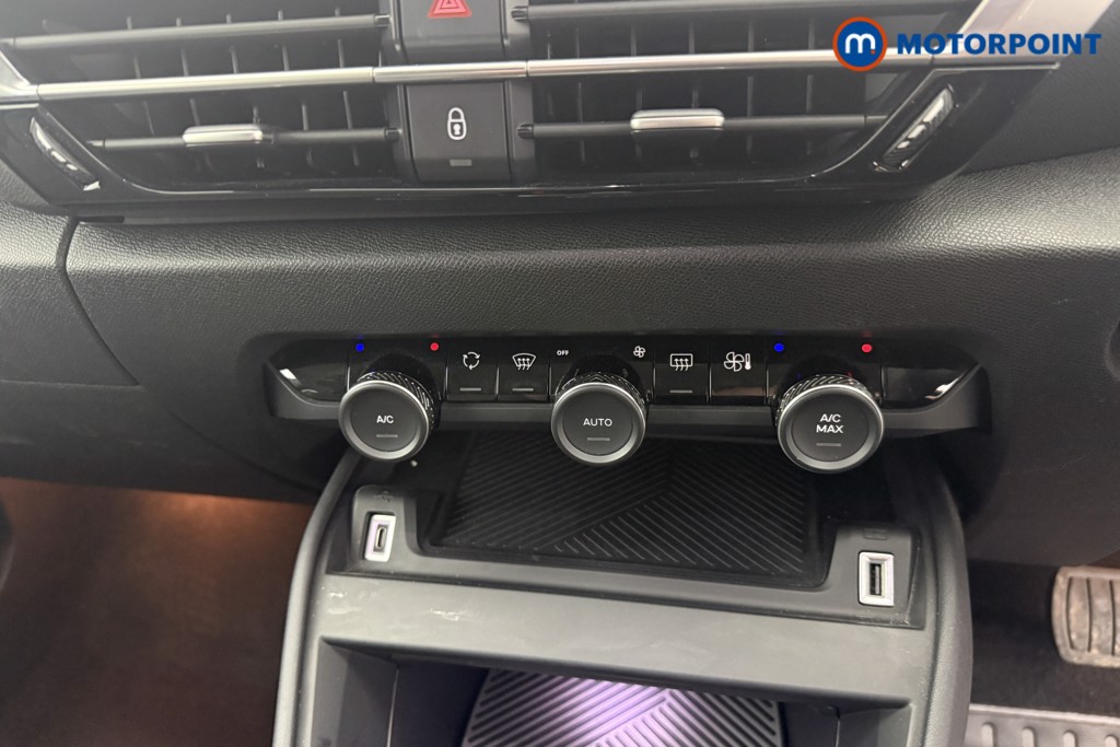 Citroen C4 Shine Automatic Electric Hatchback - Stock Number (1636517) - 16th supplementary image
