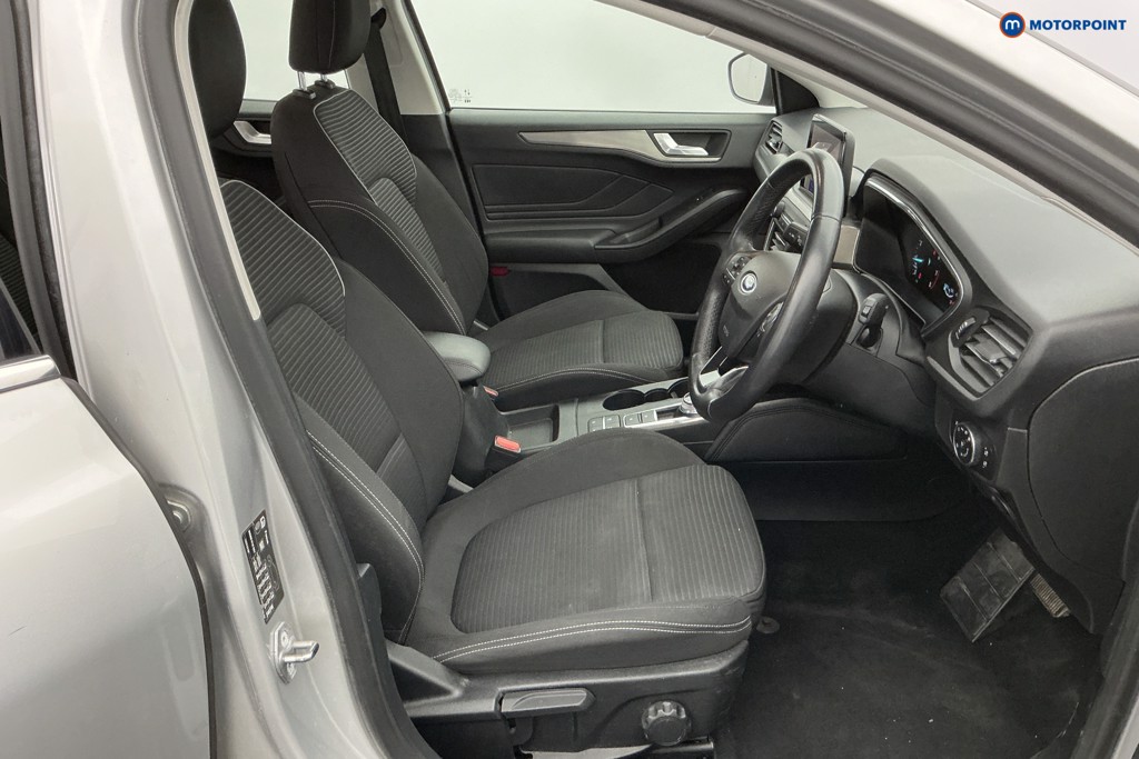Ford Focus Titanium Automatic Petrol Hatchback - Stock Number (1637010) - 6th supplementary image