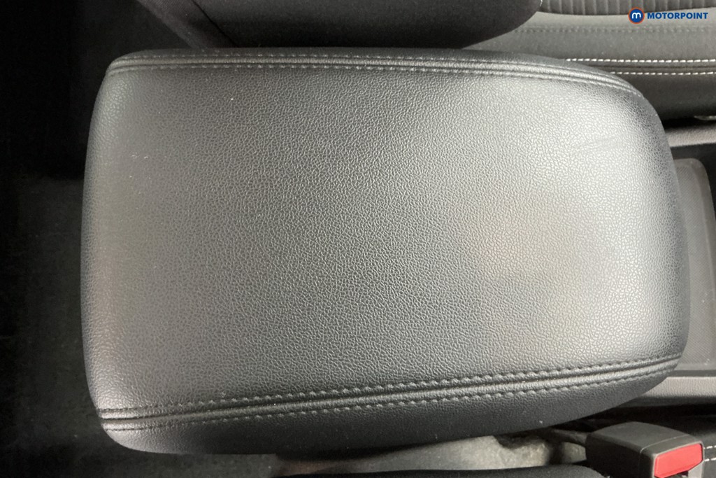 Ford Focus Titanium Automatic Petrol Hatchback - Stock Number (1637010) - 16th supplementary image