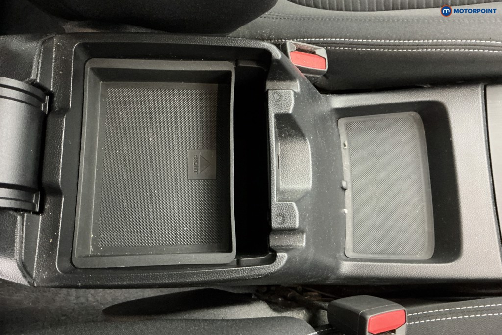 Ford Focus Titanium Automatic Petrol Hatchback - Stock Number (1637010) - 17th supplementary image