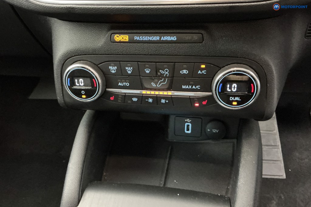 Ford Focus Titanium Automatic Petrol Hatchback - Stock Number (1637010) - 20th supplementary image