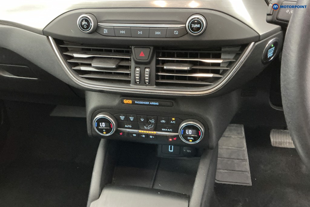 Ford Focus Titanium Automatic Petrol Hatchback - Stock Number (1637010) - 21st supplementary image