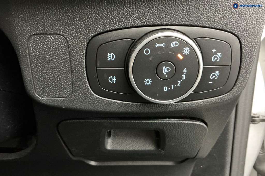 Ford Focus Titanium Automatic Petrol Hatchback - Stock Number (1637010) - 26th supplementary image