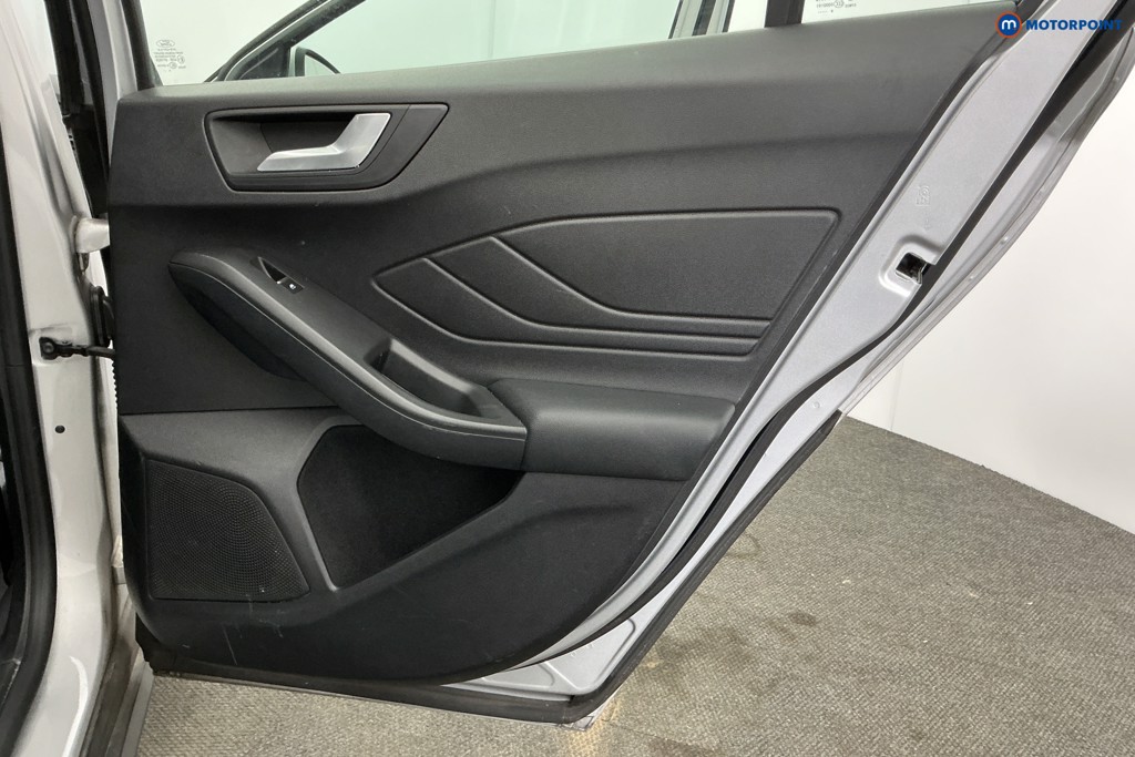 Ford Focus Titanium Automatic Petrol Hatchback - Stock Number (1637010) - 31st supplementary image
