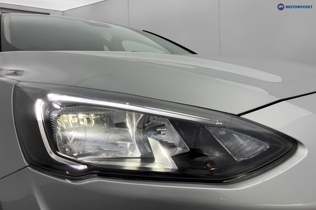 Ford Focus Titanium Automatic Petrol Hatchback - Stock Number (1637010) - 33rd supplementary image