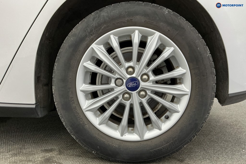 Ford Focus Titanium Automatic Petrol Hatchback - Stock Number (1637010) - 38th supplementary image
