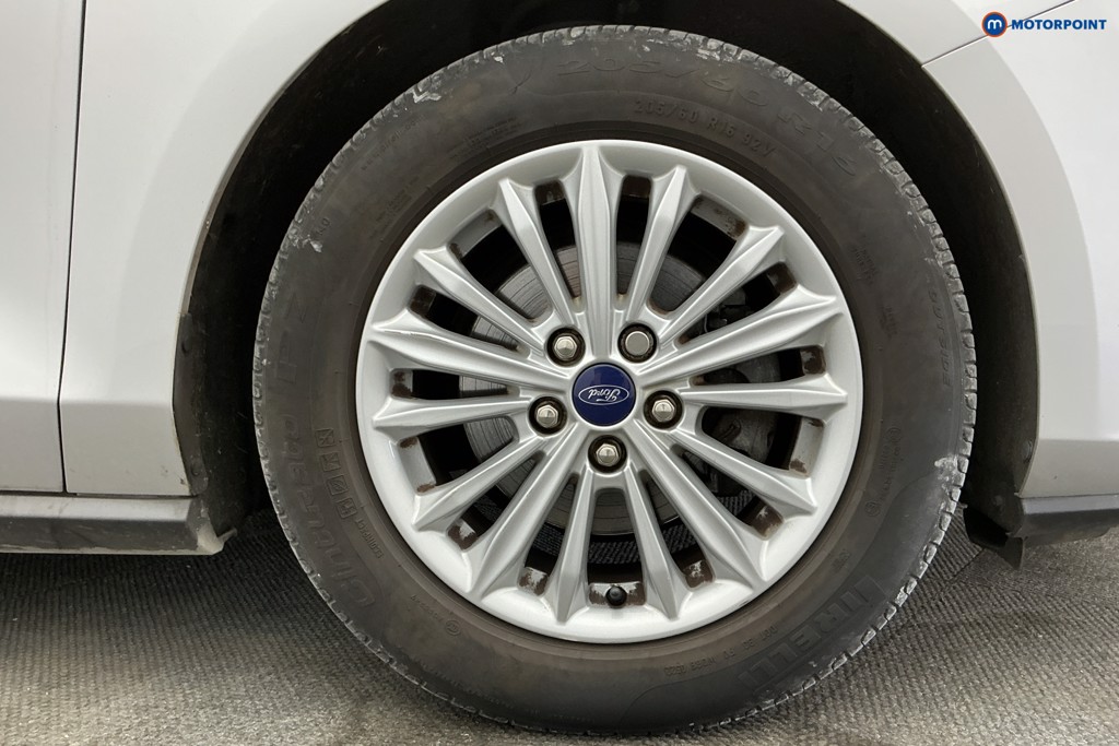 Ford Focus Titanium Automatic Petrol Hatchback - Stock Number (1637010) - 40th supplementary image