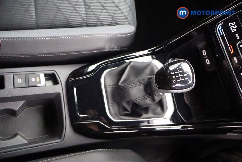 Volkswagen T-Roc R-Line Manual Petrol SUV - Stock Number (1637023) - 8th supplementary image