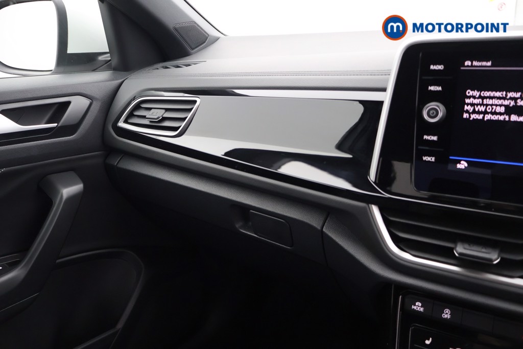 Volkswagen T-Roc R-Line Manual Petrol SUV - Stock Number (1637023) - 9th supplementary image