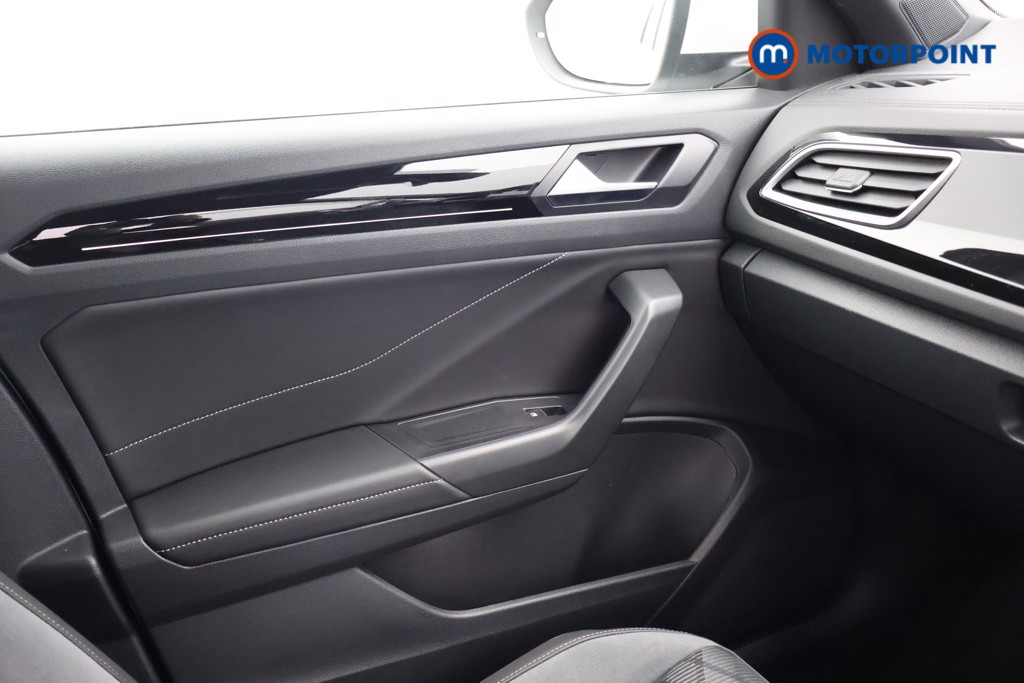 Volkswagen T-Roc R-Line Manual Petrol SUV - Stock Number (1637023) - 10th supplementary image