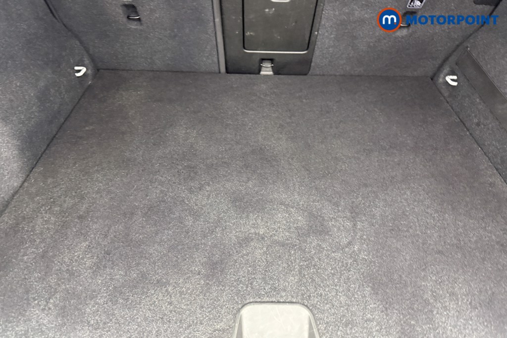 Volvo Xc40 Momentum Manual Petrol SUV - Stock Number (1637044) - 5th supplementary image
