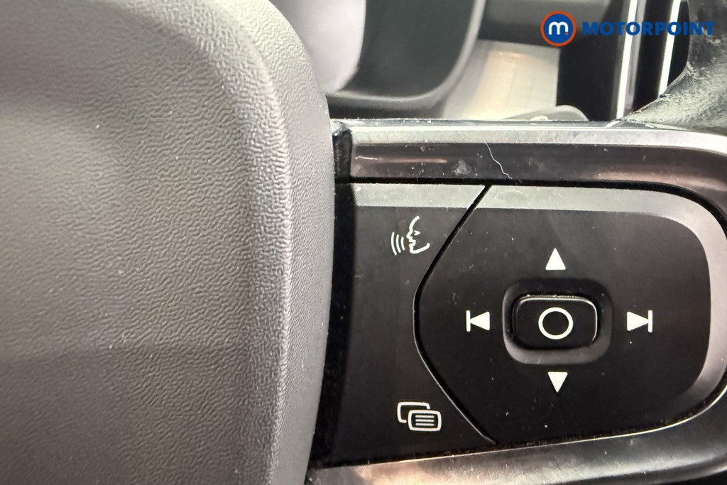 Volvo Xc40 Momentum Manual Petrol SUV - Stock Number (1637044) - 12th supplementary image