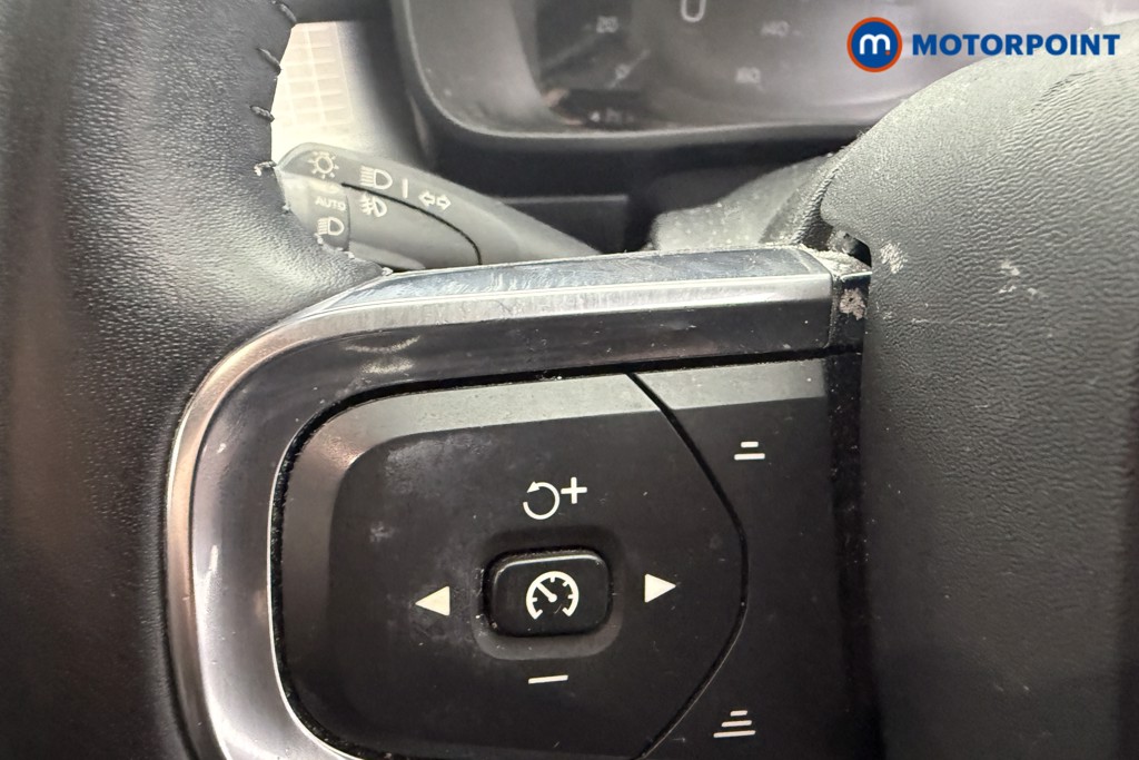 Volvo Xc40 Momentum Manual Petrol SUV - Stock Number (1637044) - 13th supplementary image