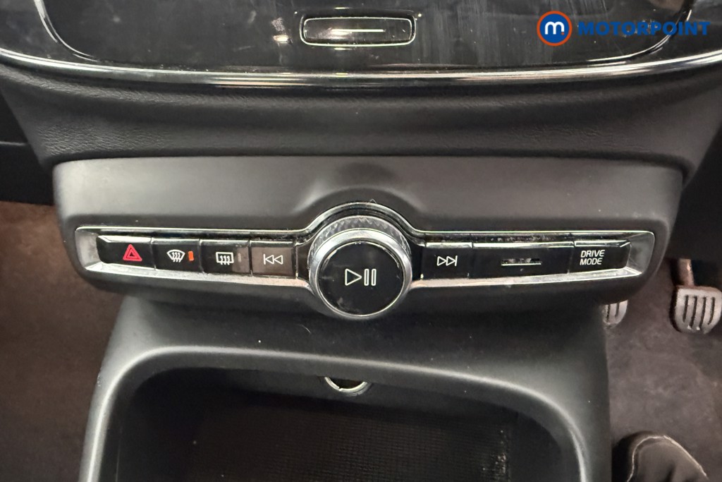 Volvo Xc40 Momentum Manual Petrol SUV - Stock Number (1637044) - 16th supplementary image