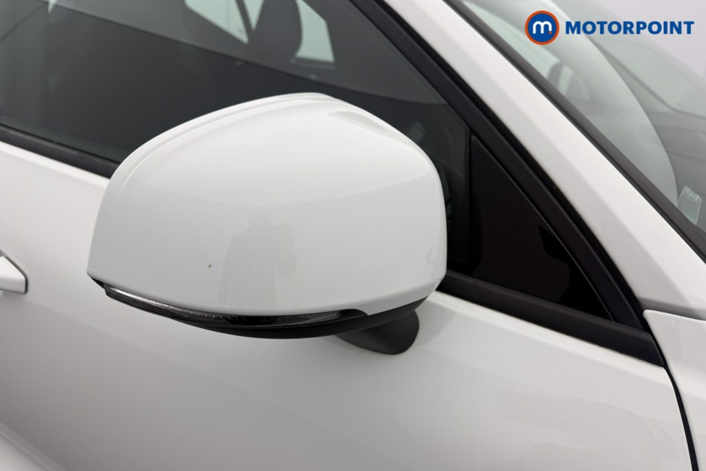 Volvo Xc40 Momentum Manual Petrol SUV - Stock Number (1637044) - 19th supplementary image
