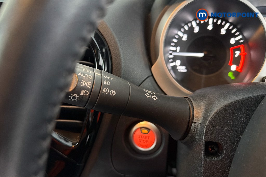 Nissan Juke Tekna Automatic Petrol SUV - Stock Number (1637779) - 6th supplementary image