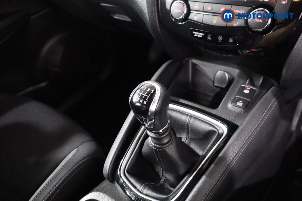 Nissan Qashqai Acenta Premium Manual Diesel SUV - Stock Number (1638437) - 19th supplementary image