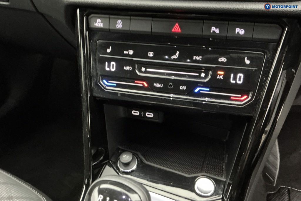 Volkswagen T-Roc R-Line Manual Petrol SUV - Stock Number (1638733) - 21st supplementary image